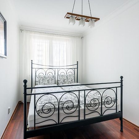 Bukowinska 12: Spacious Two-Bedroom Apartment with Balcony and Parking Warsaw Exterior photo