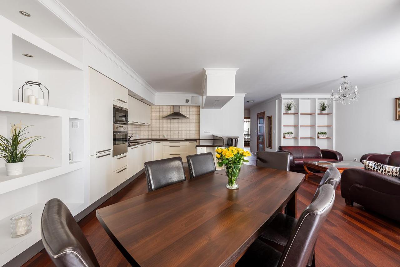 Bukowinska 12: Spacious Two-Bedroom Apartment with Balcony and Parking Warsaw Exterior photo