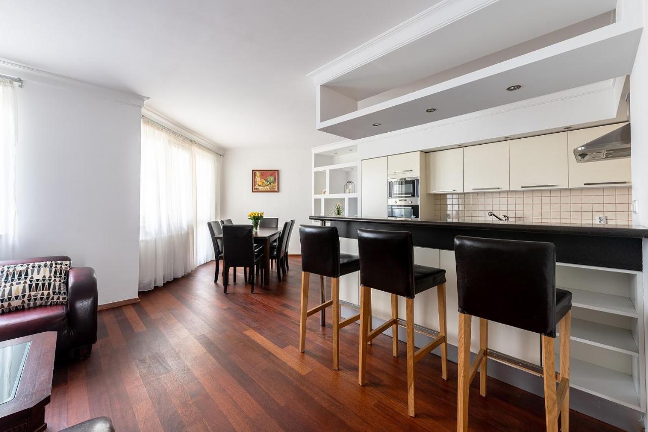Bukowinska 12: Spacious Two-Bedroom Apartment with Balcony and Parking Warsaw Exterior photo